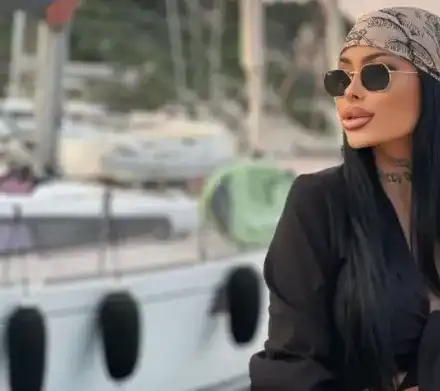 Бившата на Денис Теофиков не се дава на хейтърите