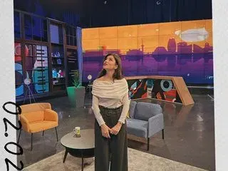 Богат чичко теши Банда Банда след позора й в БНТ (Вижте с кого живее новоизлюпената водеща СНИМКИ)