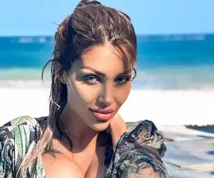 Да, бе! Парите на Джулиана Гани  са наследство от баща й арабин, а не от проституция