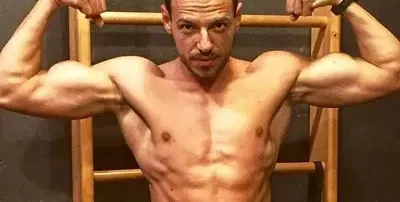 Дани Петканов загоря - изрови нета за мацки