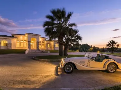 ЕКСКЛУЗИВНИ СНИМКИ! Това е луксозното имение от „Ергенът 3“ (Цената му е ШОК)