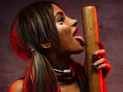 Еротичната моделка Марха Осмаева се изповяда: Живях сред мафиоти и милионери