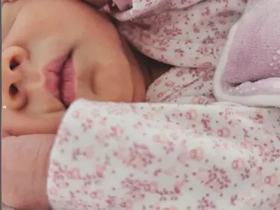 Ето го внучето на Ернестина Шинова и Андрей Слабаков! (ФОТО)