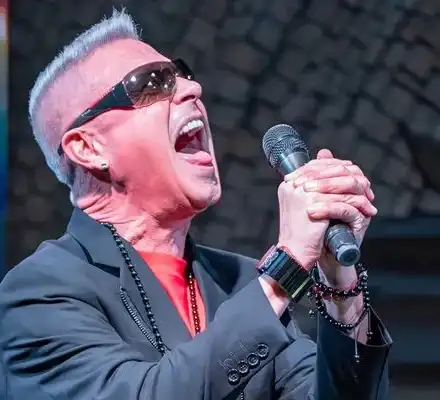 Георги Христов бесен: Некадърниците, управляващи музикалния пазар, заслужават да са трупове!