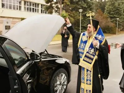 Икона пази президента Радев от катастрофи