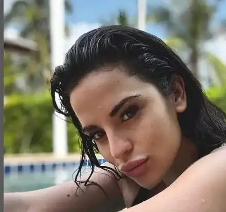 Ивка Бейбе показа супер тяло в Тайланд! Всички обаче й гледат мустаците (СНИМКИ)