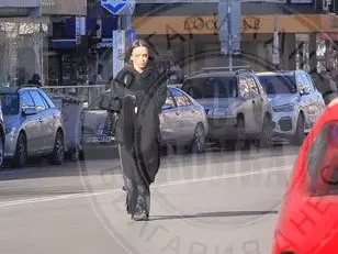 Мара Отварачката гази закона с джип за половин милион (Папарашки СНИМКИ)