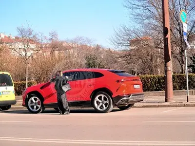 Мара Отварачката гази закона с джип за половин милион (Папарашки СНИМКИ)