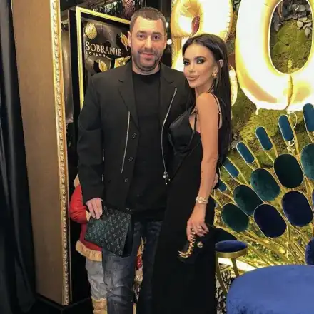 Мария с чанта за 50 бона в евро