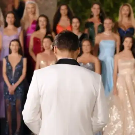 МИЗЕРИЯ: Тъпчат момите в „Ергенът“ с евтин алкохол и пиле с ориз, спят по 7 в стая