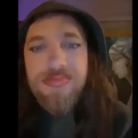 Неузнаваем! Веселин Плачков с очна линия и червило