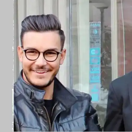 Пасторът-любовник  на Миро от „Каризма”  се къпе в пари