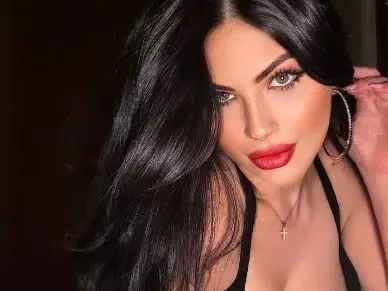 Похот и сласт! Тафкова взриви мрежата без бельо за Свети Валентин