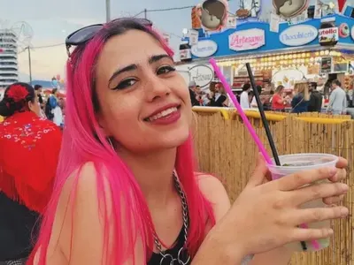 Порнозвездата от „Хелс Китчън“ продава мръснишки видеа за 17 долара на месец СНИМКИ