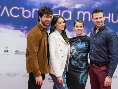 Разделени? Евгени и Валерия живеят заедно СНИМКИ