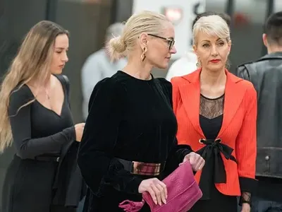 Разделени? Евгени и Валерия живеят заедно СНИМКИ