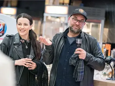 Разделени? Евгени и Валерия живеят заедно СНИМКИ