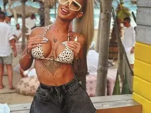 САМО ЗА ВЪЗРАСТНИ:  Вижте най-скандалните СНИМКИ на силиконката Катрин