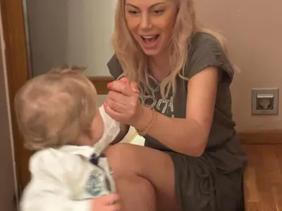 Синът на Камелия проходи! Нова СНИМКА на Баян предизвика бурни коментари!