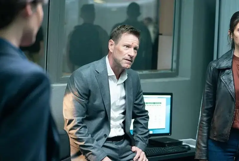 Скандал в кръчма: Хулиган нападна Нина Добрев в кръчма