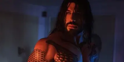 Тънките крака са в миналото: Фики наля тлъсти баджаци и яка дупара (ПАПАРАШКИ СНИМКИ)