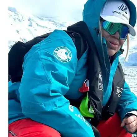 Ваня Червенкова атакува Северния полюс с атомен ледоразбивач