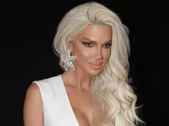 Jelena Karleusa идва с частен самолет за концерта си в София