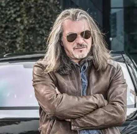 Ясновидци заплашили  Маги Халваджиян с проклятие