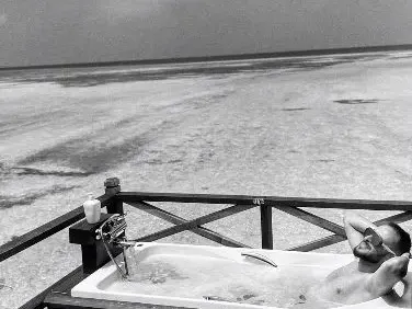 20 бона пръсна Криско за водно бунгало на Малдивите! Цвети тъне в лукс (СНИМКИ)