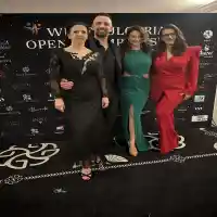 550 двойки от 36 страни на възраст между 4 и 50 години танцуваха стандартни и латиноамерикански танци повече от 30 часа в София