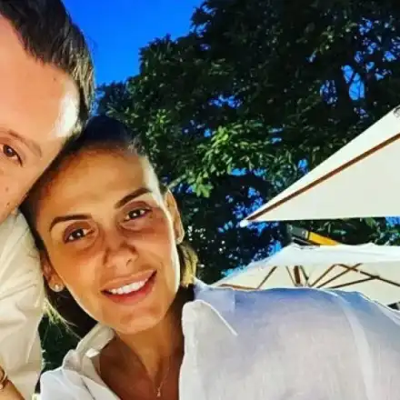 Анелия спря участия заради годеника си Любомир