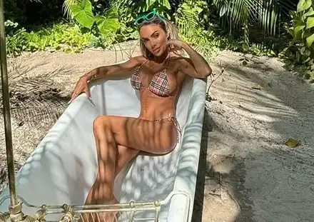 „Баровката“ Златка Райкова се издокара в евтини реплики (Снимки)