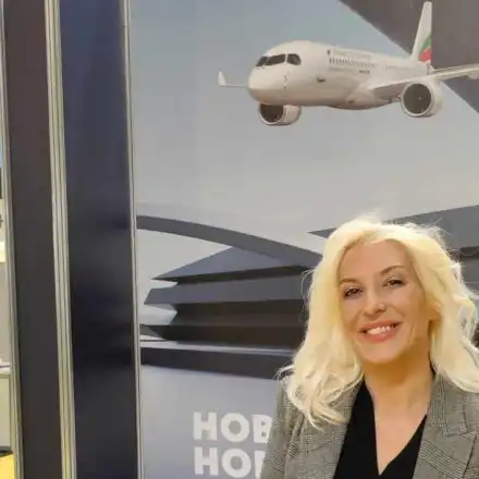 Бизнесдамата Ваня Ламбева покорява небето (Снимки)