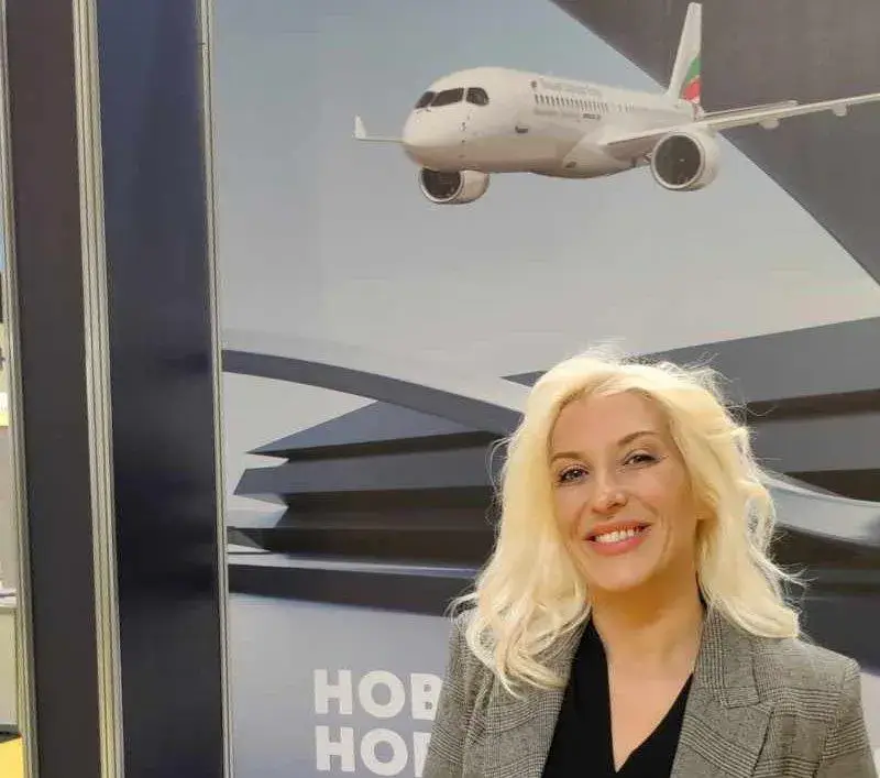 Бизнесдамата Ваня Ламбева покорява небето (Снимки)