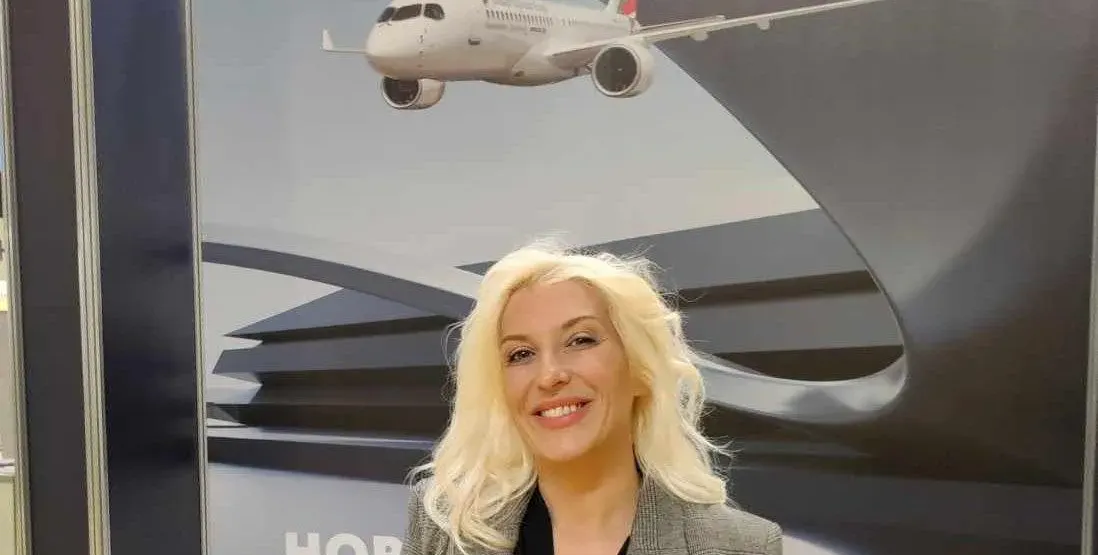 Бизнесдамата Ваня Ламбева покорява небето (Снимки)