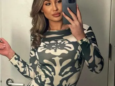 Боби Михайлов трепери над щерка красавица (Горещо фото)