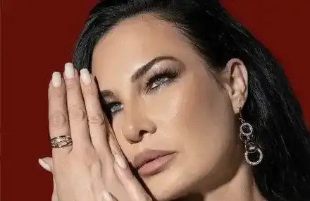 Цеци Красимирова посреща 3 март на Шипка