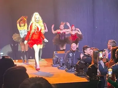 Чалга ветераните взривиха София! Луна показа новото си гадже, Борис Дали: Нямаше ракия в гримьорната (СНИМКИ)