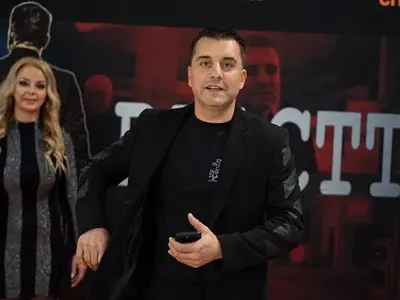 Чалга ветераните взривиха София! Луна показа новото си гадже, Борис Дали: Нямаше ракия в гримьорната (СНИМКИ)