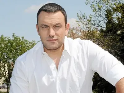 Драмите в живота на Юксел Кадриев: Неврохирург едва спасява живота му!  Водещият преживява тежък развод, а любимата му жена умира от рак