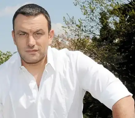 Драмите в живота на Юксел Кадриев: Неврохирург едва спасява живота му!  Водещият преживява тежък развод, а любимата му жена умира от рак