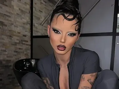 Ергенка топи колежка: Валерия се е снимала във филми за възрастни ВИДЕО