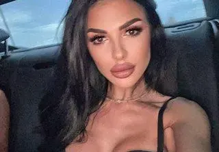 Ергенката Памела е била по-секси преди безбройните операции (Горещи снимки)