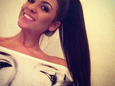 Ергенката Памела е била по-секси преди безбройните операции (Горещи снимки)