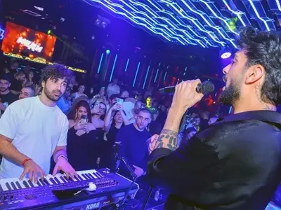 Ергенът Евгени и Валерия заедно на чалга  СНИМКИ