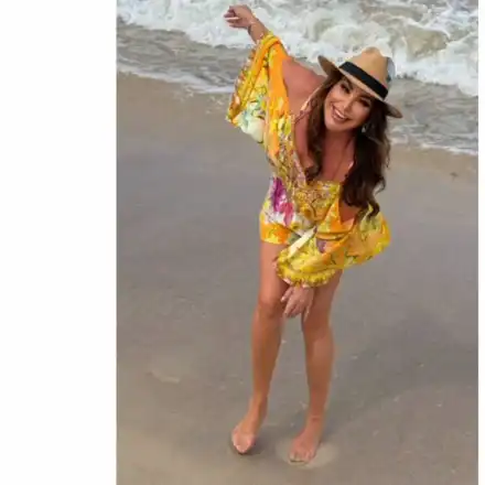 ФОТО БОМБА! Дарина Павлова лъсна по бански на 60! Гледката не е за изпускане