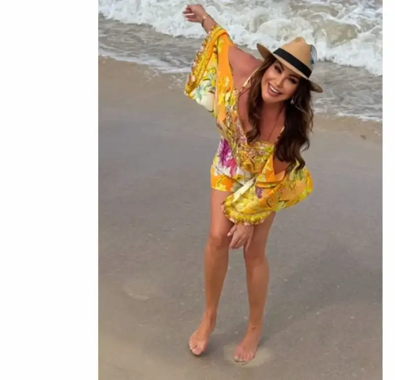 ФОТО БОМБА! Дарина Павлова лъсна по бански на 60! Гледката не е за изпускане