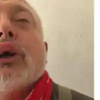 Фреш от моркови  вкара в болница Ути Бъчваров