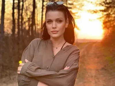 Хитруша: Вижте как Ралица Паскалева се подмазва на свекървата (Снимки)