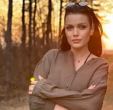 Хитруша: Вижте как Ралица Паскалева се подмазва на свекървата (Снимки)